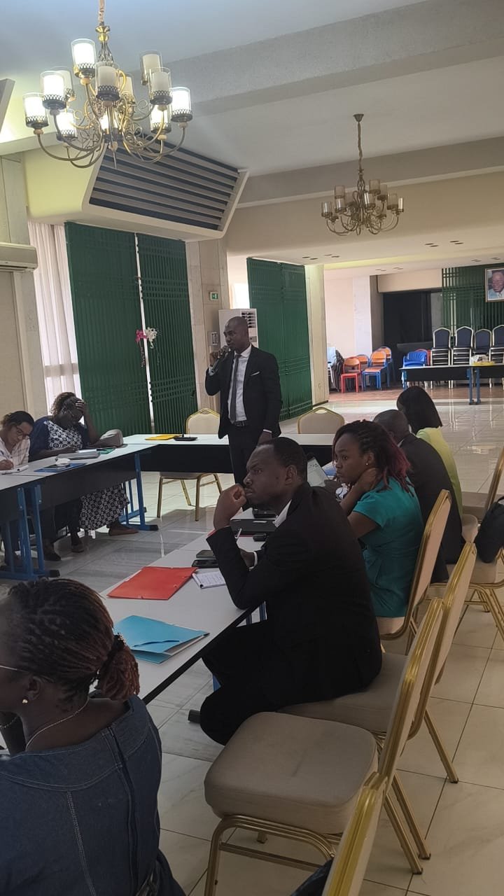 M. KOUADIO MENAN TIMOTHÉE en pleine intervention à l'INPHB